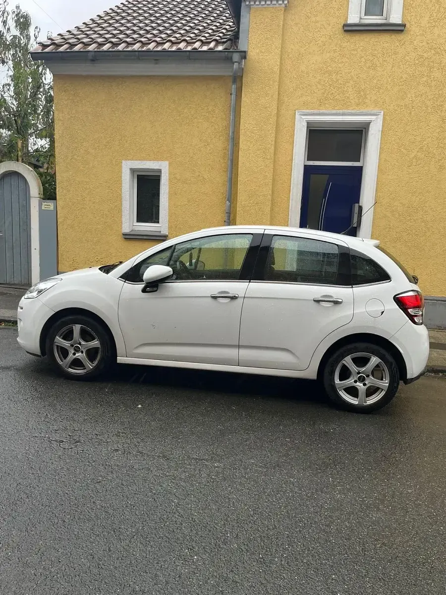Gebraucht Citroën C3 68 PS (50 kW) 2016 Weiß Kleinwagen