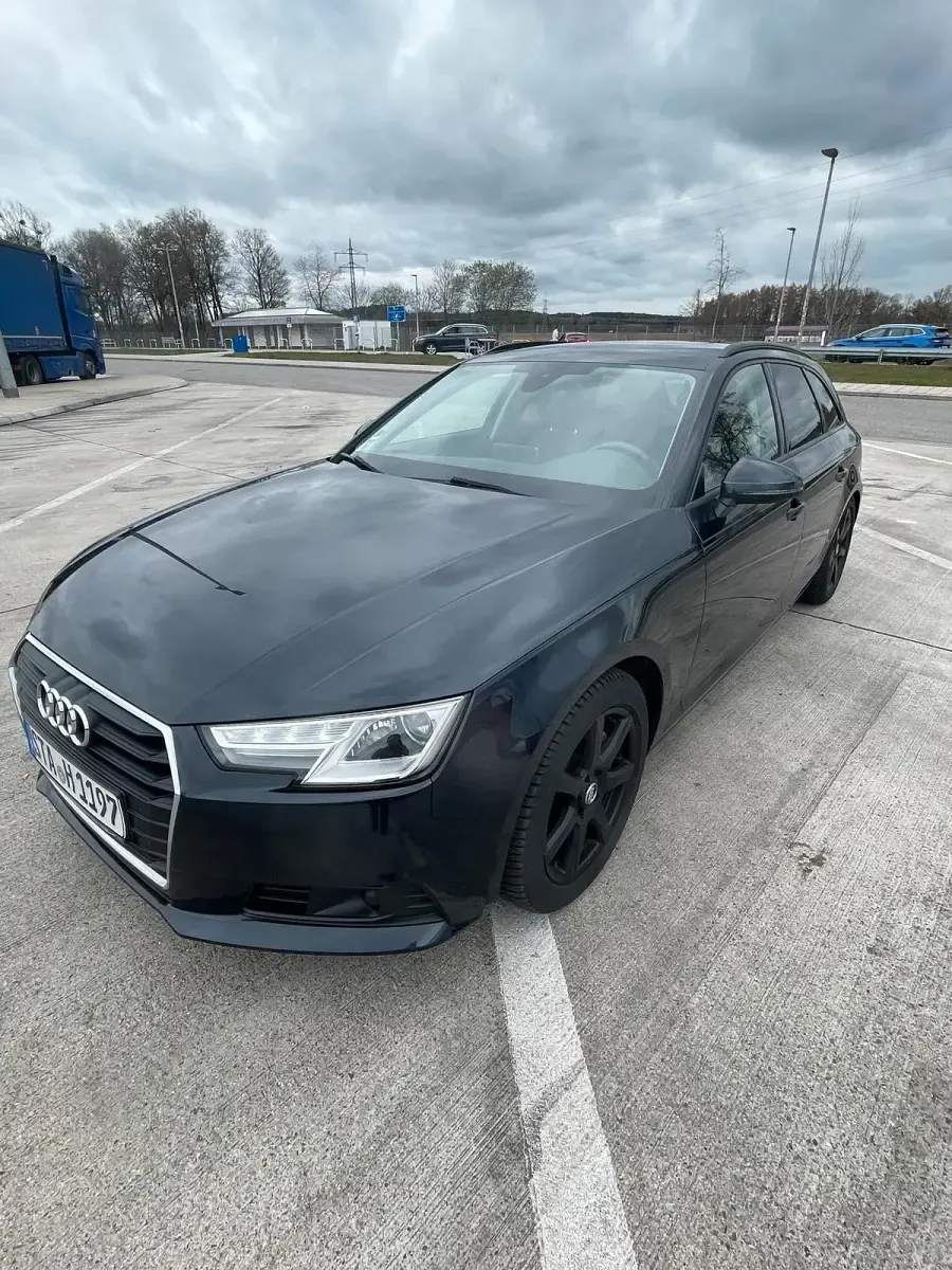 Gebraucht Audi A4 Sport 190 PS (139 kW) 2017 Blau Kombi