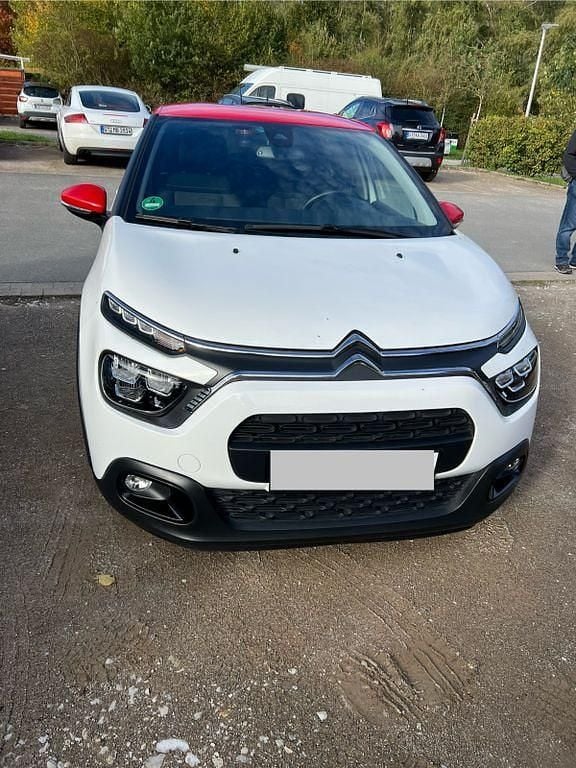 Weiß Gebraucht 2021 Citroën C3 PureTech Kleinwagen | 9.950 € (Guter Preis) - Bild 1/4