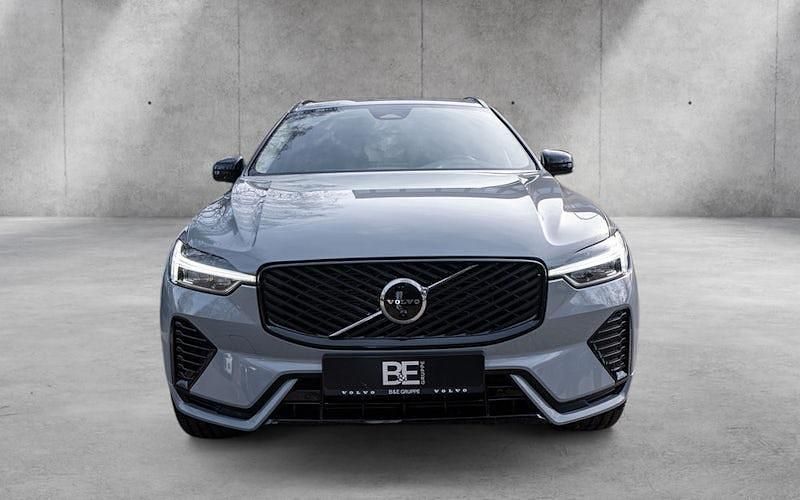 Neu Volvo XC60 Plus 455 PS (334 kW) 2026 Vapour grey SUV