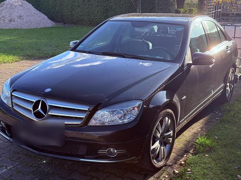 Schwarz Gebraucht 2009 Mercedes C200 Limousine | 4.250 € - Bild 1/4