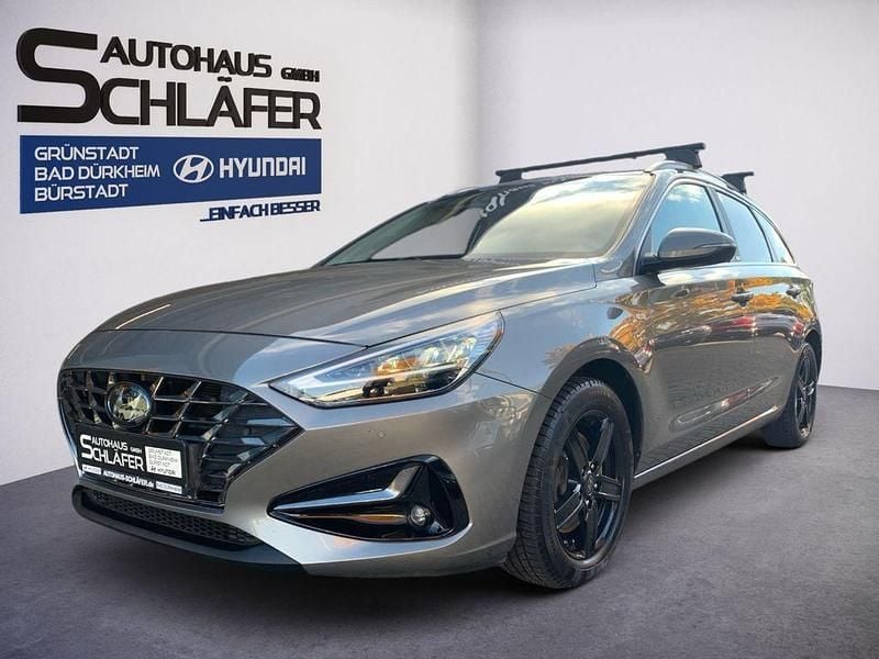 Grau Gebraucht 2020 Hyundai i30 Prime Kombi | 18.480 € (Etwas zu teuer) - Bild 1/4