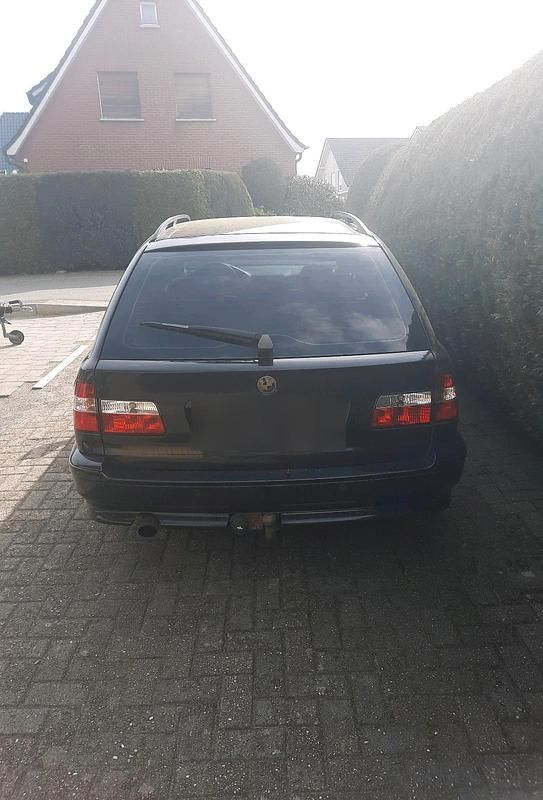 Gebraucht BMW 520 170 PS (125 kW) 2000 Schwarz Kombi