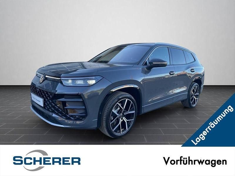 Delfingrau metallic (metallic) Gebraucht 2025 VW Tayron R-line SUV | 59.990 € (Guter Preis) - Bild 1/4