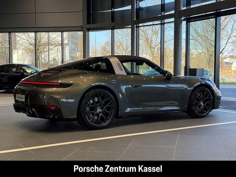 Neu Porsche 911 Targa 4S 480 PS (353 kW) 2026 Grün Cabrio