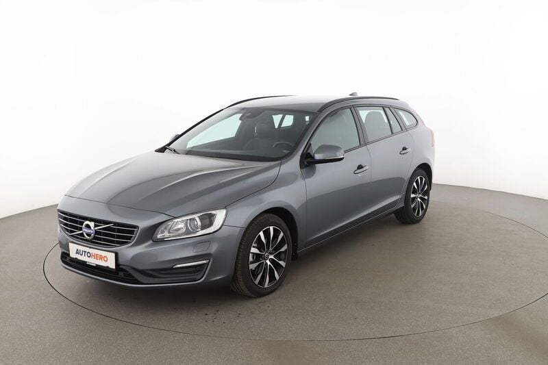 Grau Gebraucht 2017 Volvo V60 Linje Svart Kombi | 14.080 € (Fairer Preis) - Bild 1/4