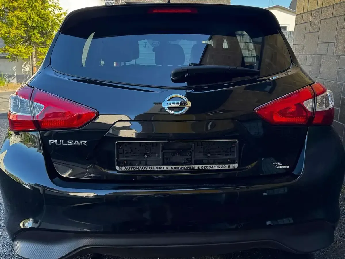 Gebraucht Nissan Pulsar 116 PS (85 kW) 2014 Schwarz Kleinwagen
