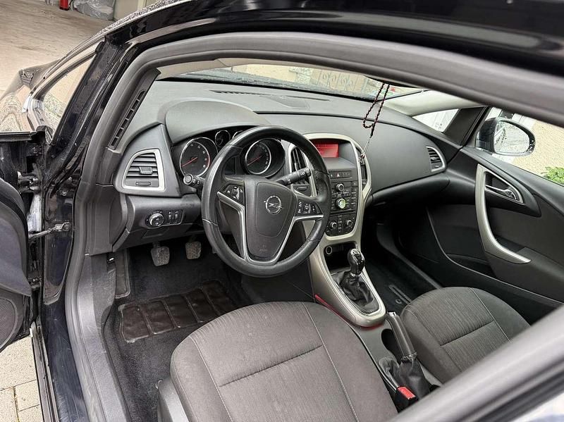 Gebraucht Opel Astra 116 PS (85 kW) 2011 Kombi