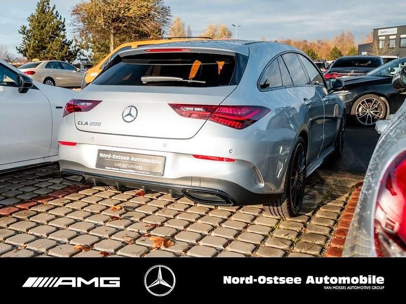 Gebraucht Mercedes CLA200 Shooting Brake AMG 163 PS (119 kW) 2025 Metalliclack hightechsilber Kombi