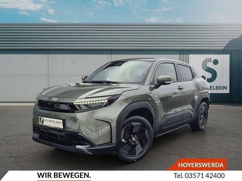 Neu Toyota Urban Cruiser 127 kW (174 PS) 2026 Land breeze green metallic SUV
