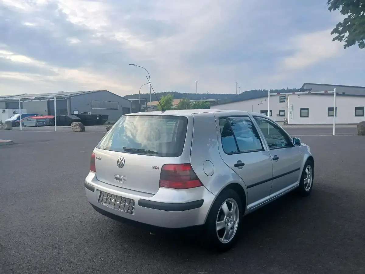 Gebraucht VW Golf IV 101 PS (74 kW) 2001 Silber Limousine