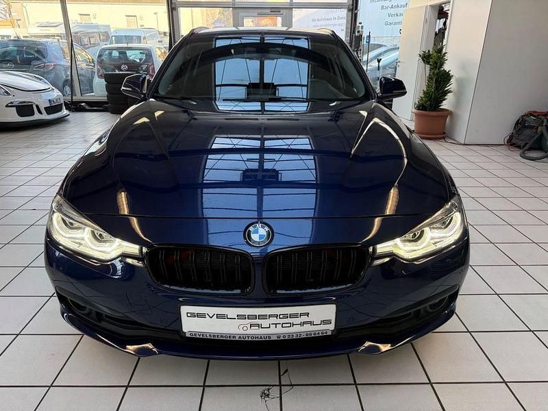 Gebraucht BMW 320 Advantage 190 PS (139 kW) 2018 Blau Kombi