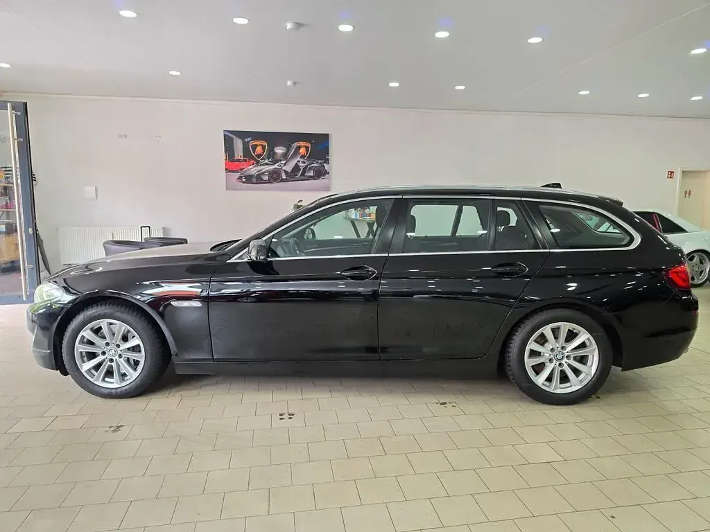 Gebraucht BMW 530 258 PS (189 kW) 2012 Schwarz Kombi