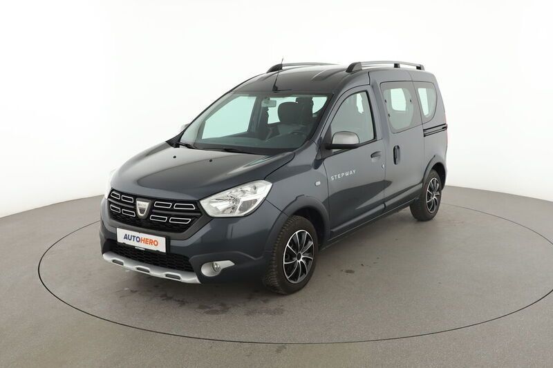 Grau Gebraucht 2020 Dacia Dokker Stepway Van | 16.080 € (Fairer Preis) - Bild 1/4