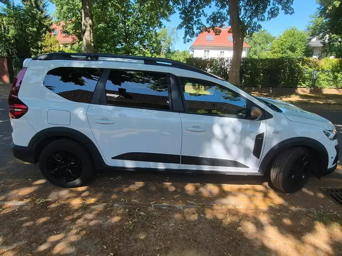Gebraucht Dacia Jogger 110 PS (80 kW) 2025 Weiß Van / Kleinbus
