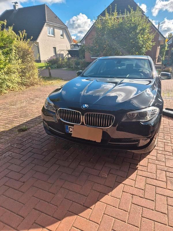 Schwarz Gebraucht 2012 BMW 520 Performance Kombi | 7.950 € (Superpreis) - Bild 1/4