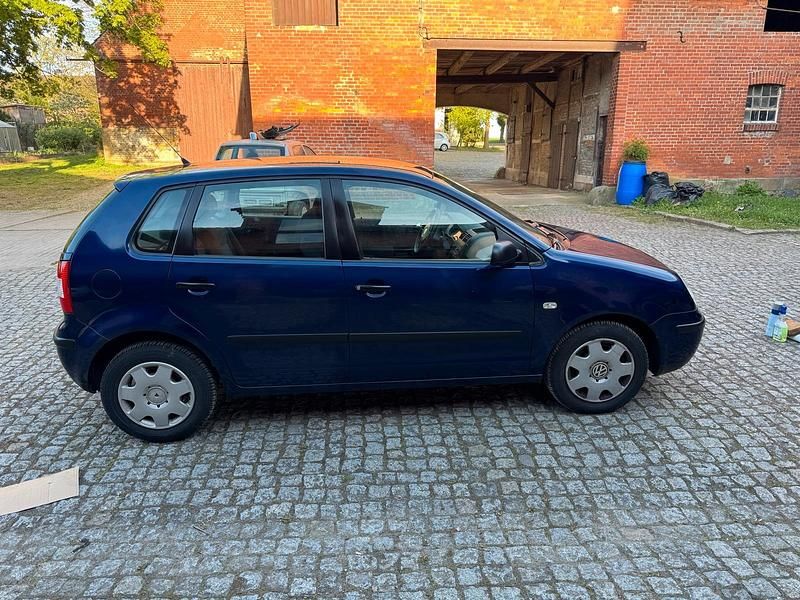 Używany VW Polo 60 KM (44 kW) 2004 Niebieski Hatchback