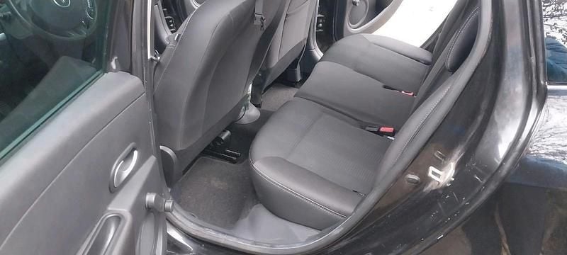 Gebraucht Renault Clio GrandTour 95 PS (69 kW) 2011 Schwarz Kombi