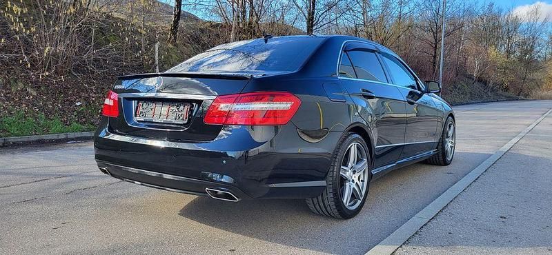 Gebraucht Mercedes E500 AMG 387 PS (284 kW) 2009 Schwarz Limousine