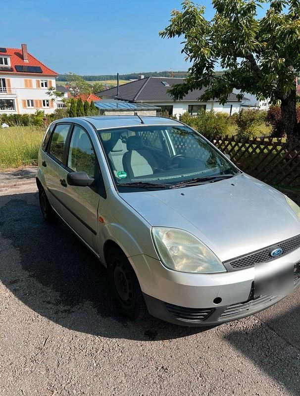 Silber Gebraucht 2002 Ford Fiesta Kleinwagen | 1.050 € (Fairer Preis) - Bild 1/4