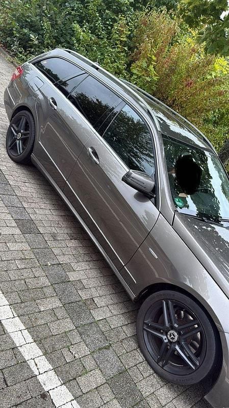 Braun Gebraucht 2011 Mercedes E350 Kombi | 7.700 € (Fairer Preis) - Bild 1/4