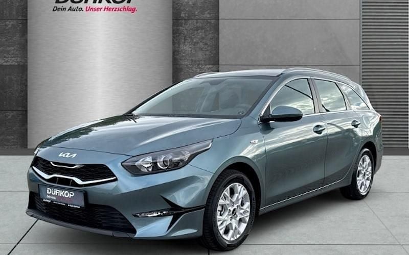 (usg) yucca stahlgrau met. Gebraucht 2024 Kia Ceed Sportswagon Comfort Kombi | 20.350 € (Guter Preis) - Bild 1/4