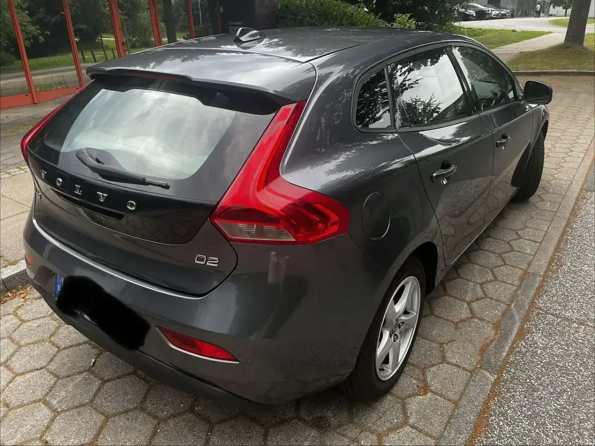 Gebraucht Volvo V40 Momentum 114 PS (83 kW) 2014 Limousine