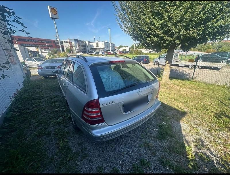 Silber Gebraucht 2004 Mercedes C200 Kombi | 2.650 € (Etwas zu teuer) - Bild 1/4