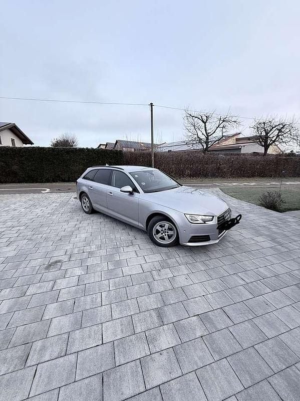 Gebraucht Audi A4 Basis 150 PS (110 kW) 2017 Grau Kombi