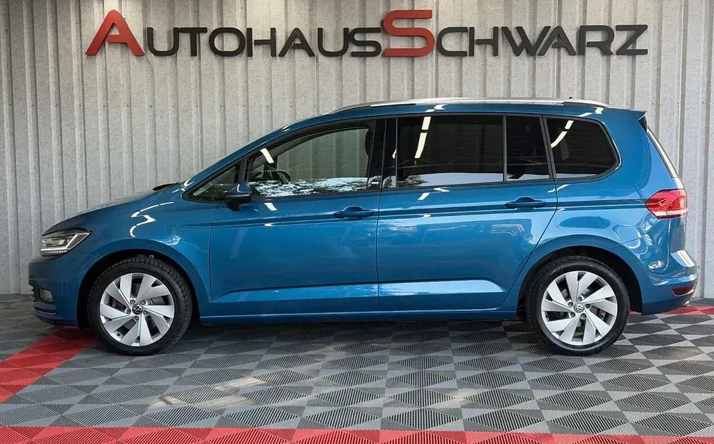 Gebraucht VW Touran Sound 150 PS (110 kW) 2017 Caribbean blue metallic Van / Kleinbus