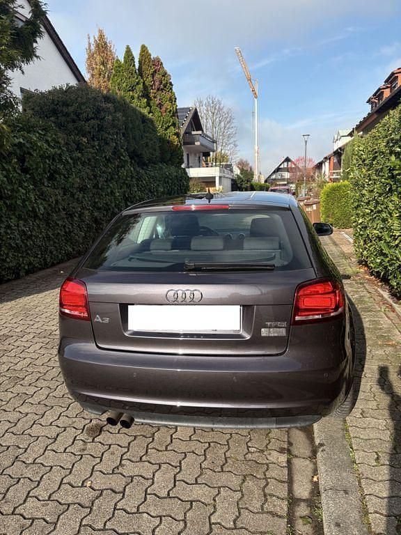 Gebraucht Audi A3 Ambition 125 PS (91 kW) 2011 Violet Limousine