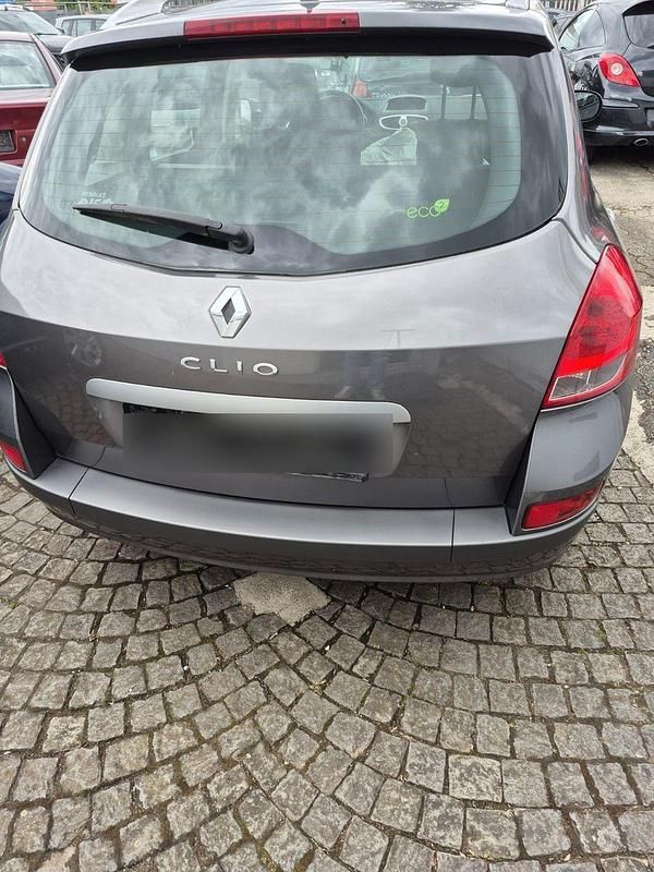 Beige Gebraucht 2011 Renault Clio GrandTour Kombi | 4.350 € (Fairer Preis) - Bild 1/4