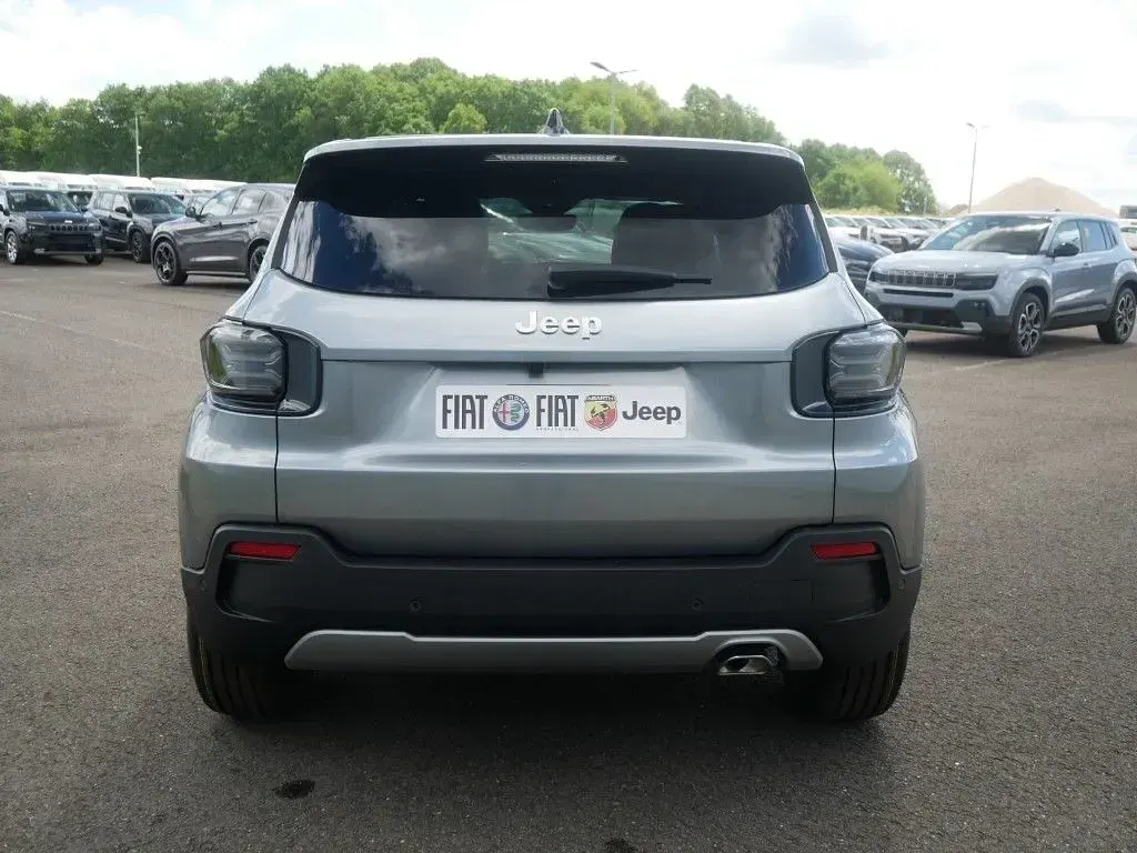 Neu Jeep Avenger Summit 110 PS (80 kW) 2026 Grau SUV