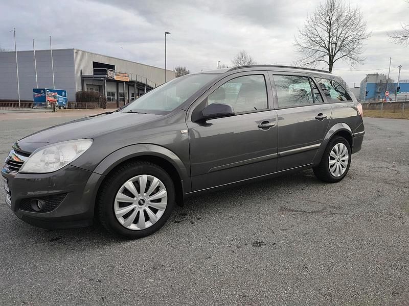 Gebraucht Opel Astra 99 PS (72 kW) 2009 Braun Kombi