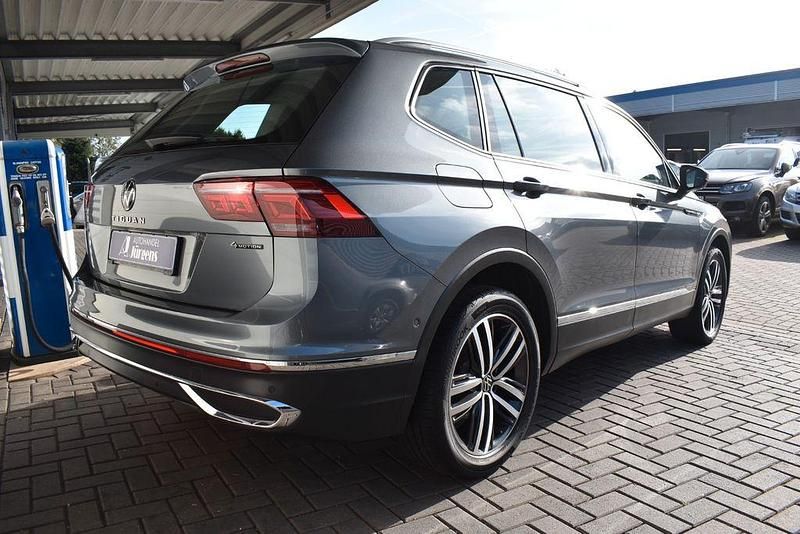 Gebraucht VW Tiguan Allspace 200 PS (147 kW) 2022 Grau SUV