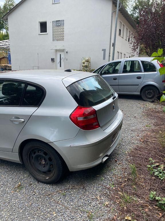 Silber Gebraucht 2012 BMW 120 Lifestyle Kleinwagen | 4.000 € - Bild 1/4