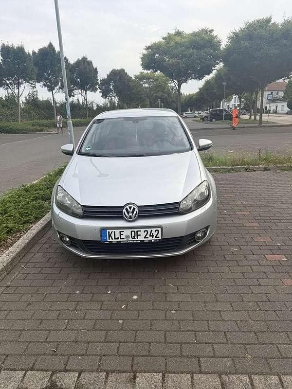 Grau Gebraucht 2010 VW Golf VI Team Kleinwagen | 4.600 € (Fairer Preis) - Bild 1/4