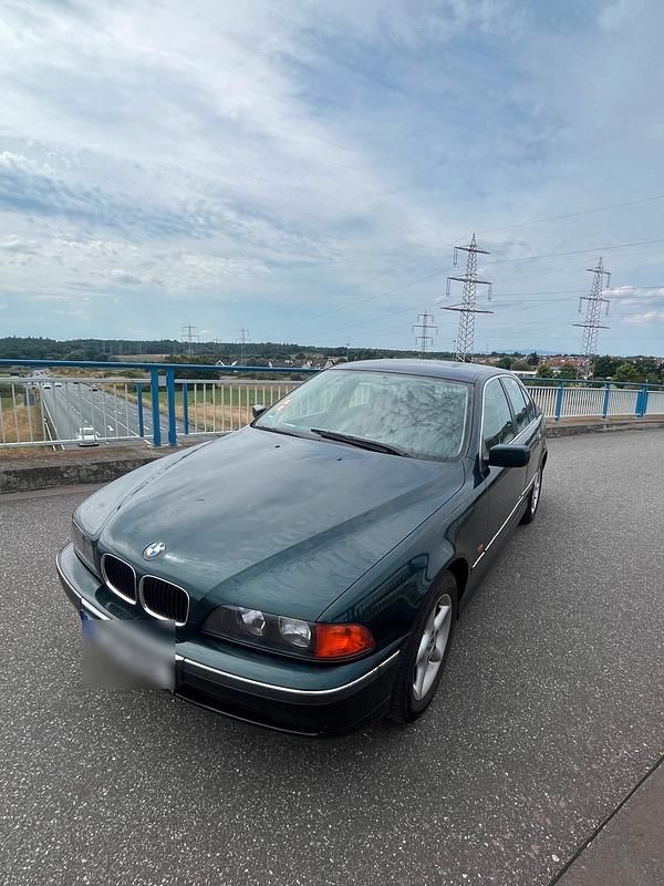 Grün Gebraucht 1998 BMW 520 Limousine | 2.800 € (Fairer Preis) - Bild 1/4