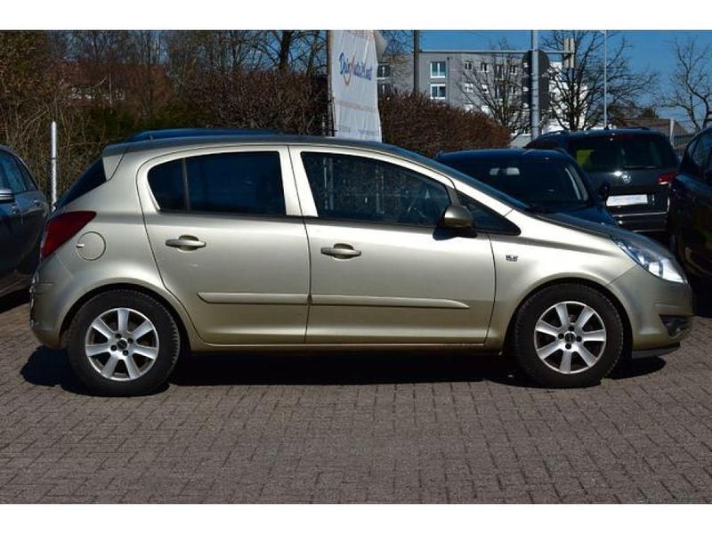 Gebraucht Opel Corsa Edition 80 PS (58 kW) 2007 Champagner silber m2 (metallic) Kleinwagen