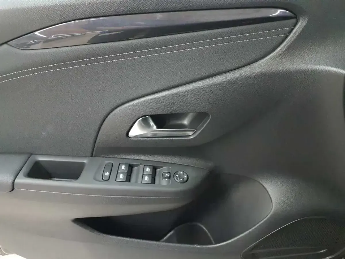 Gebraucht Opel Corsa Elegance 102 PS (75 kW) 2023 Diamant schwarz metallic Kleinwagen