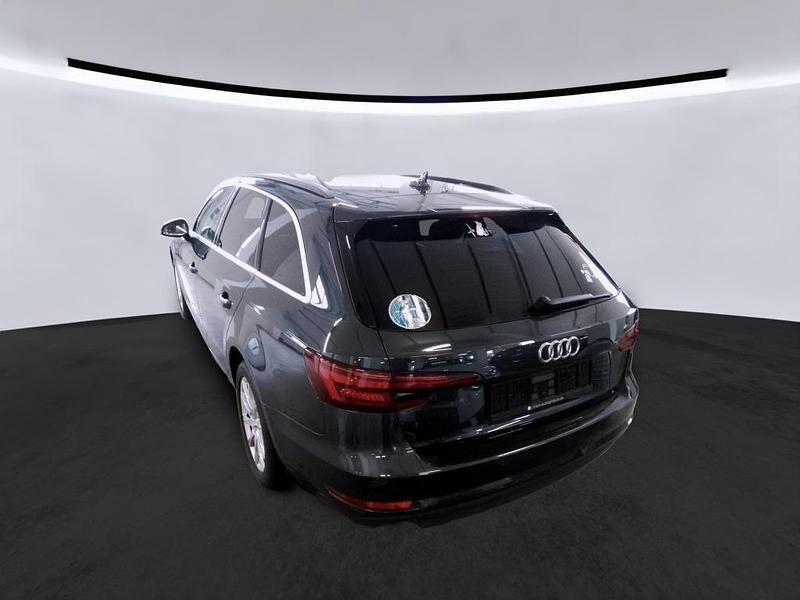 Gebraucht Audi A4 Basis 150 PS (110 kW) 2018 Grau Kombi