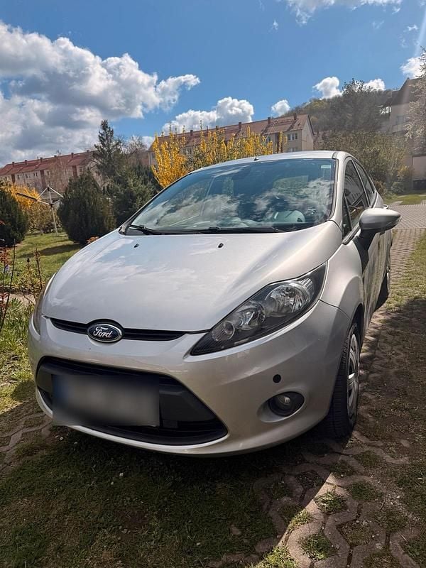 Gebraucht Ford Fiesta 90 PS (66 kW) 2009 Silber Kleinwagen