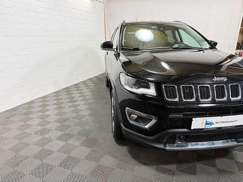 Gebraucht Jeep Compass Opening Edition 140 PS (102 kW) 2017 Schwarz SUV