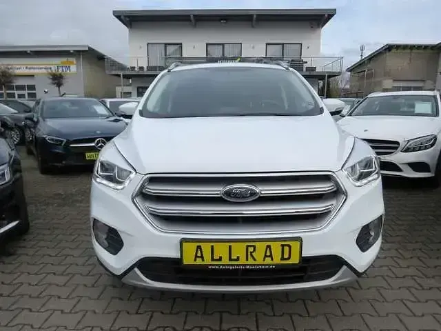 Gebraucht Ford Kuga 150 PS (110 kW) 2020 Frostweiß SUV
