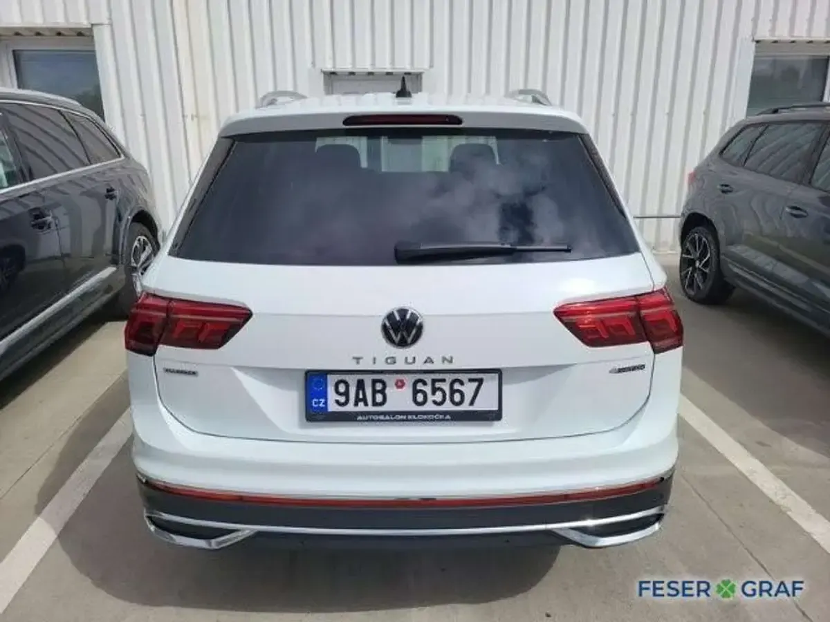 Gebraucht VW Tiguan Allspace Elegance 190 PS (139 kW) 2022 Oryxwhite perlmutteffekt SUV