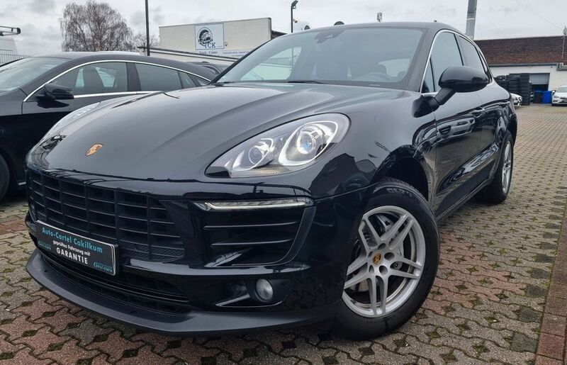 Tiefschwarzmetallic Gebraucht 2016 Porsche Macan S Sport SUV | 36.498 € (Fairer Preis) - Bild 1/4