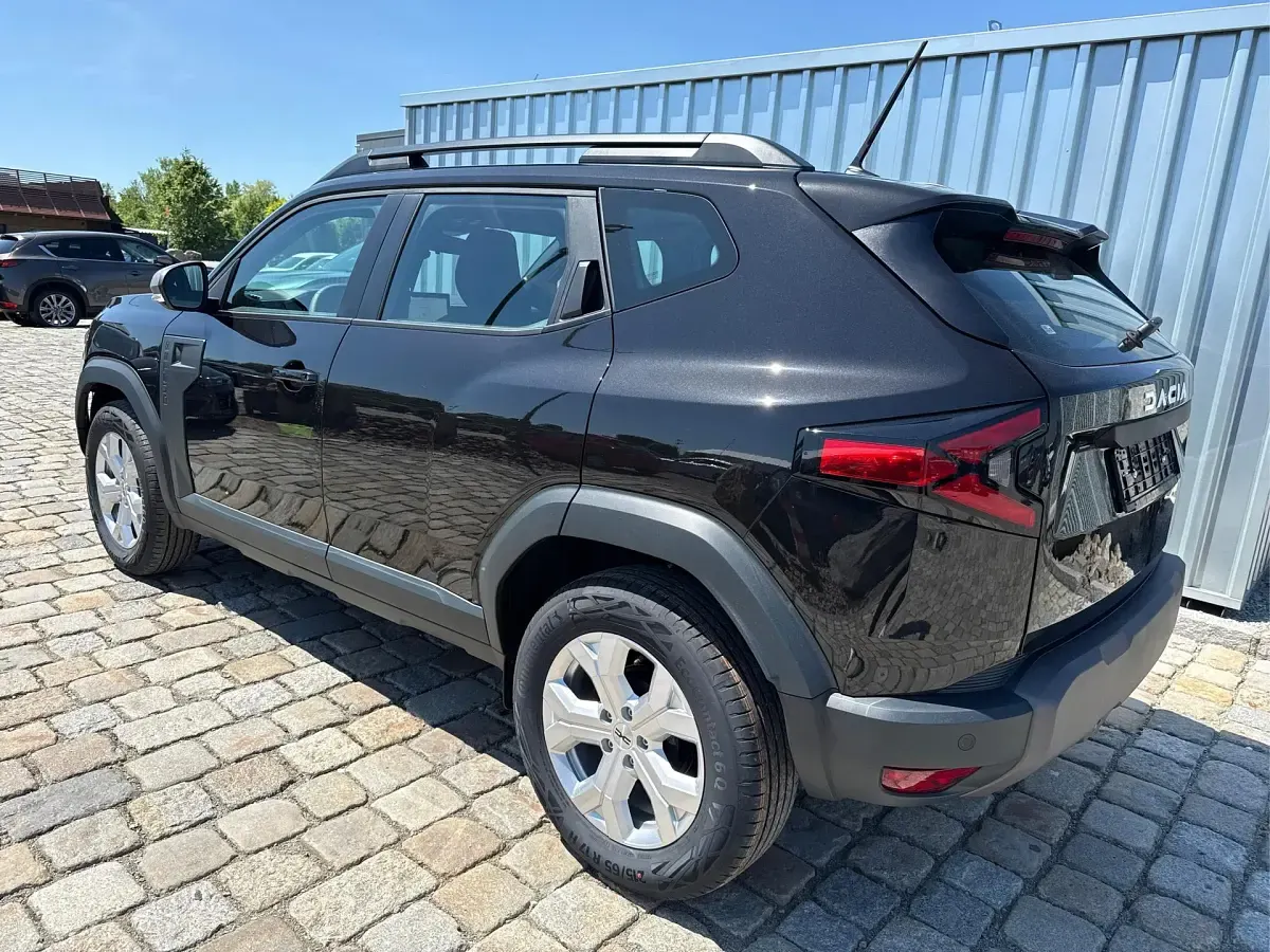 Neu Dacia Duster Expression 140 PS (102 kW) 2026 Nacréschwarz metallic SUV