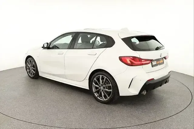 Gebraucht BMW 120 M Sport 178 PS (130 kW) 2023 Weiß Limousine