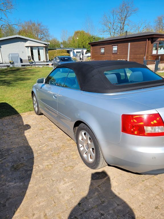 Silber Gebraucht 2004 Audi A4 Cabriolet Cabrio | 3.500 € (Teuer) - Bild 1/4