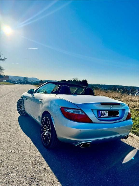 Gebraucht Mercedes SLK200 184 PS (135 kW) 2011 Silber Cabrio